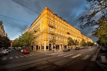 La Fenice Prag 4*,