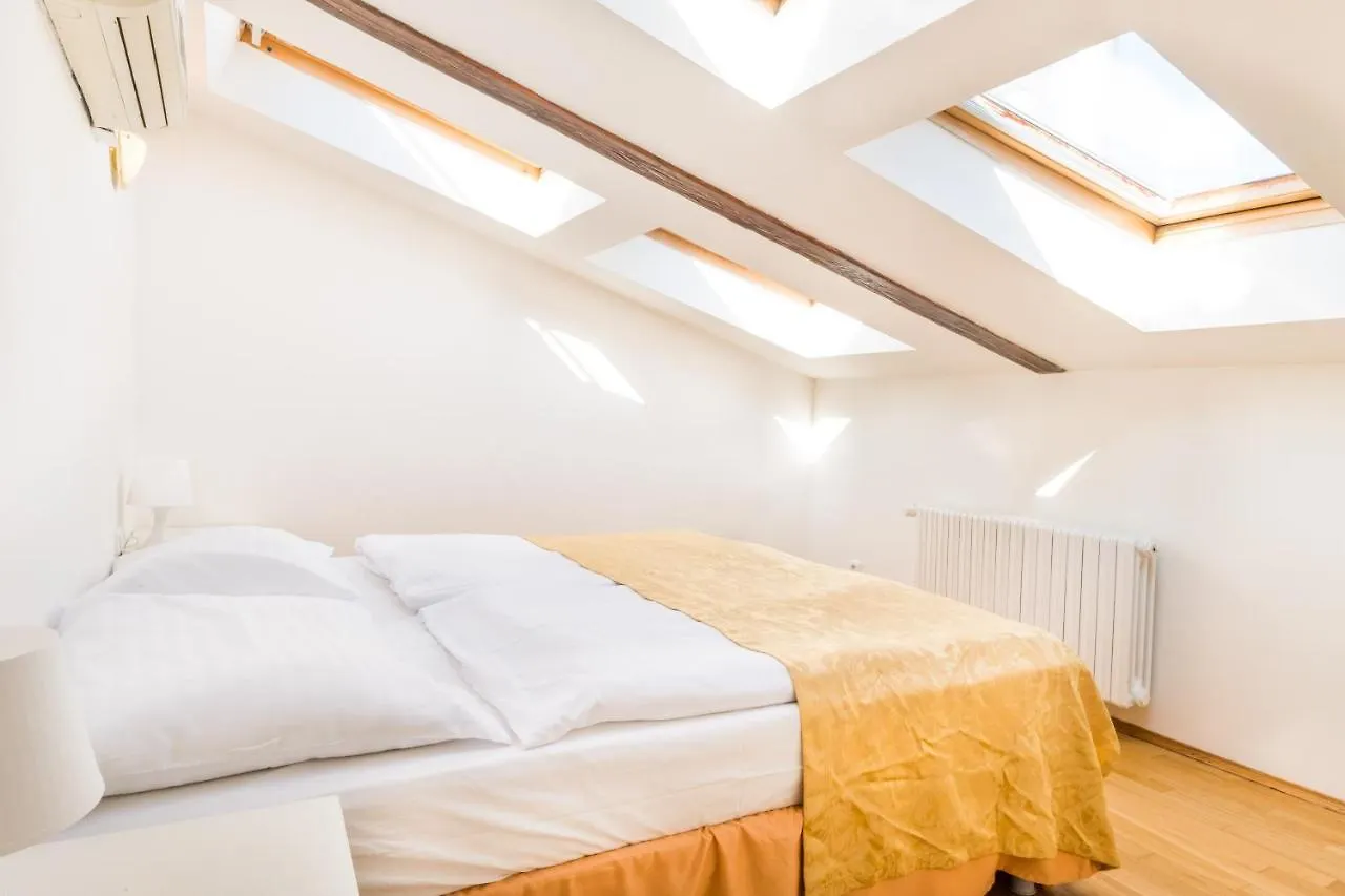 Otel La Fenice Prag