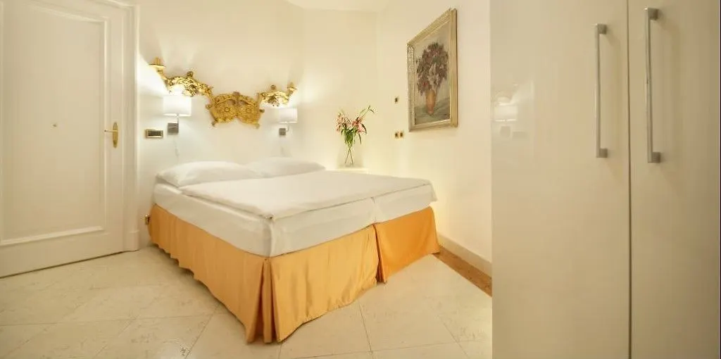 Hotel La Fenice Prague